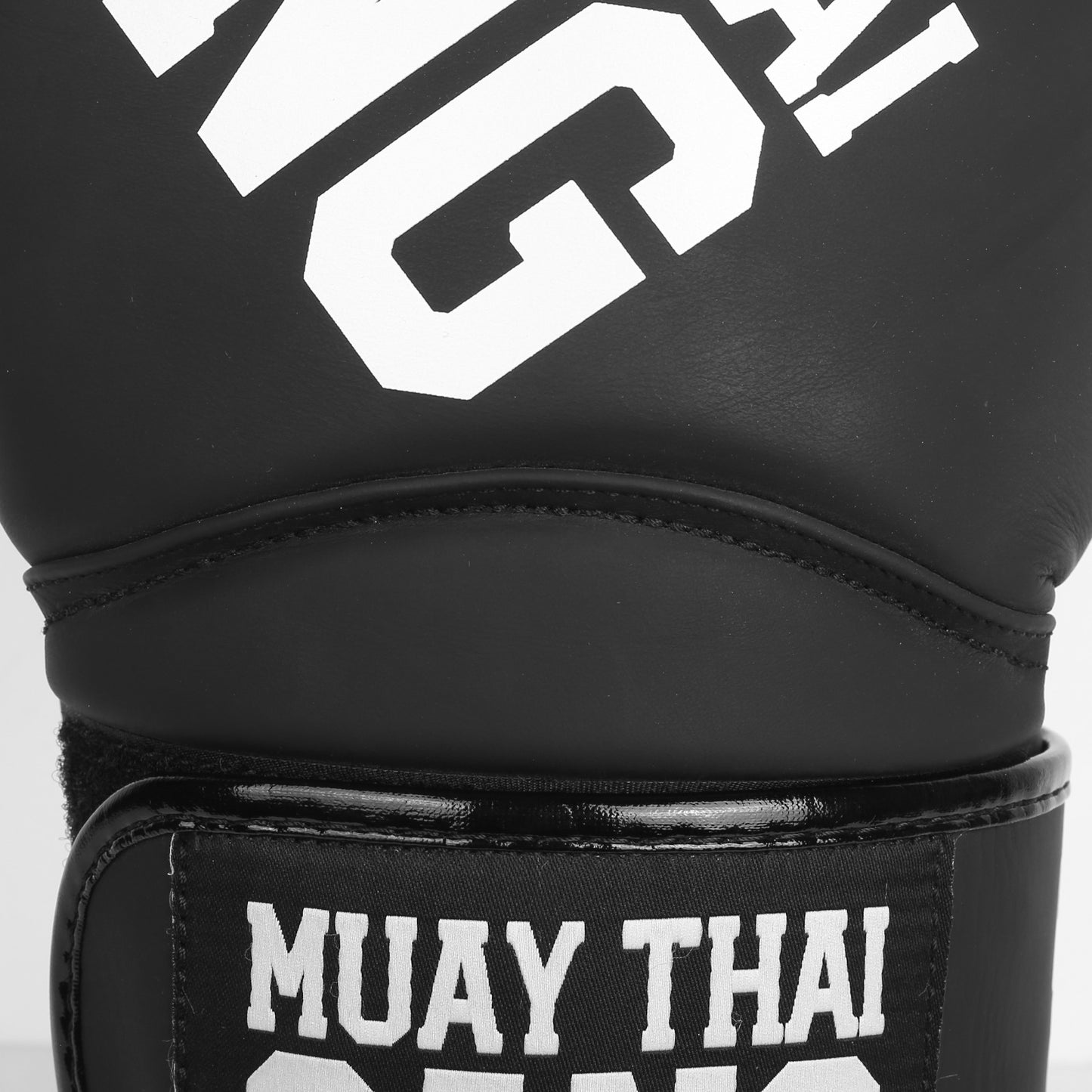 Muay Thai Gang Echtleder Boxhandschuhe Schwarz – Pro Gear für Thaiboxen & Sparring